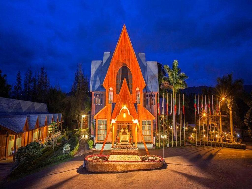 Aye Thar Yar Golf Resort Taunggyi Buitenkant foto