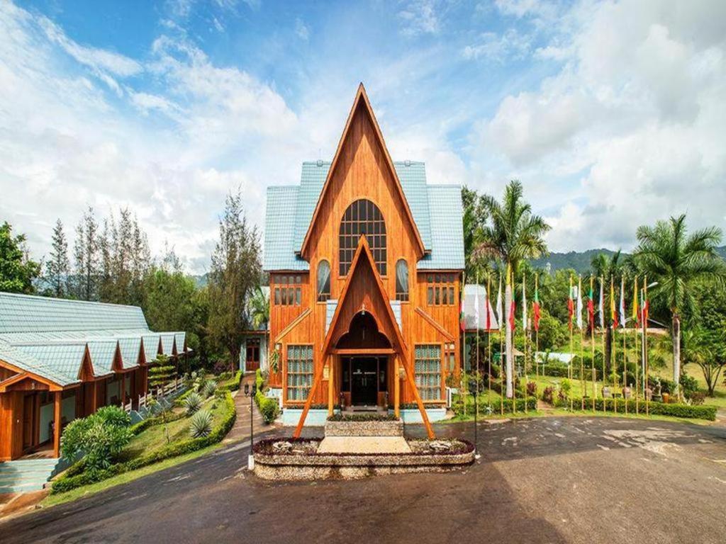 Aye Thar Yar Golf Resort Taunggyi Buitenkant foto