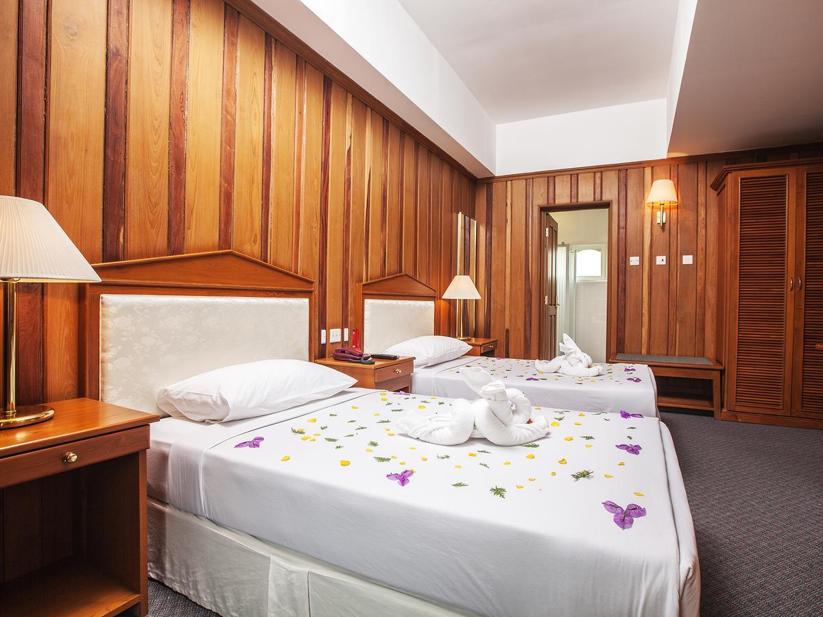 Aye Thar Yar Golf Resort Taunggyi Buitenkant foto