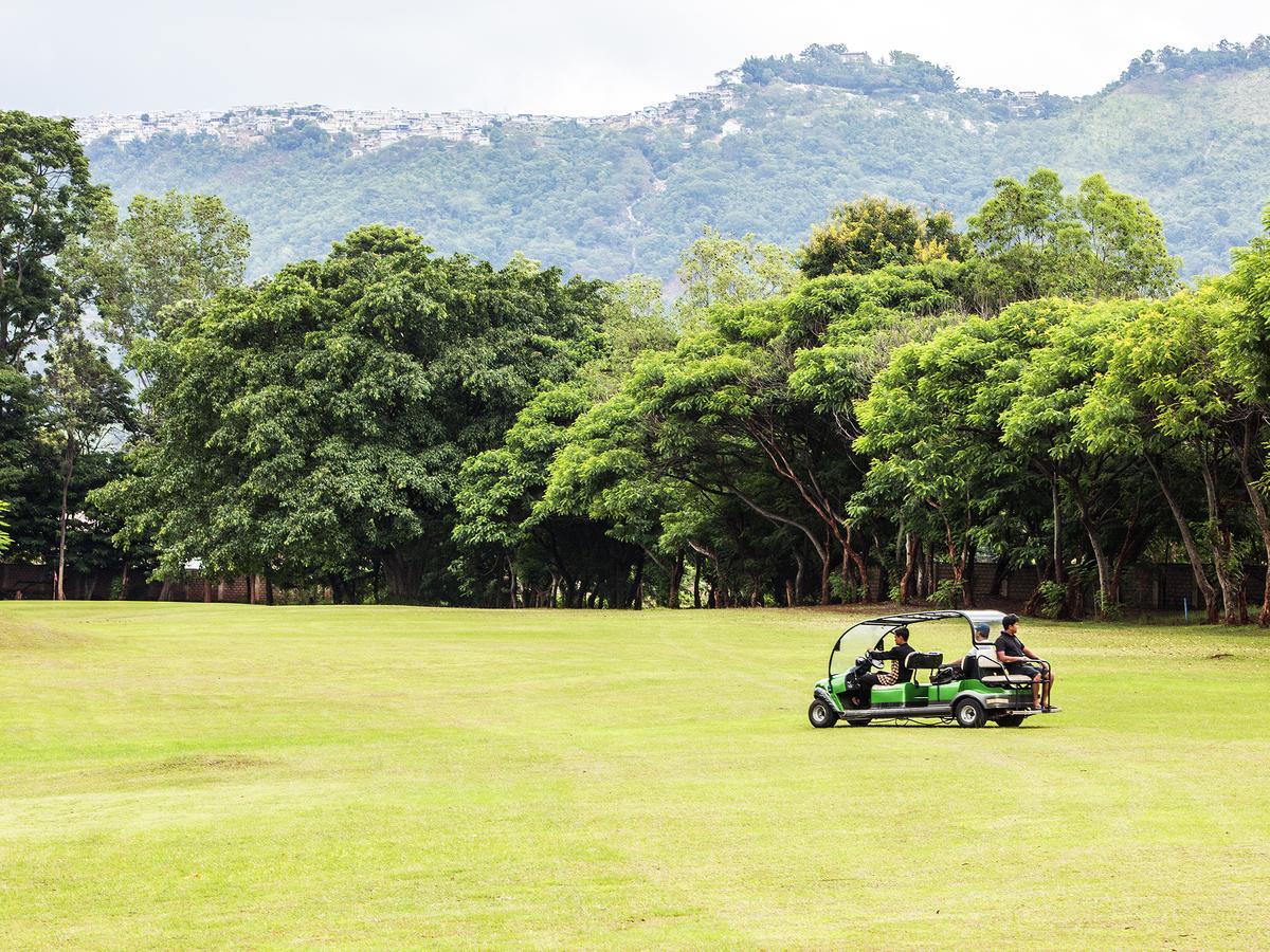 Aye Thar Yar Golf Resort Taunggyi Buitenkant foto