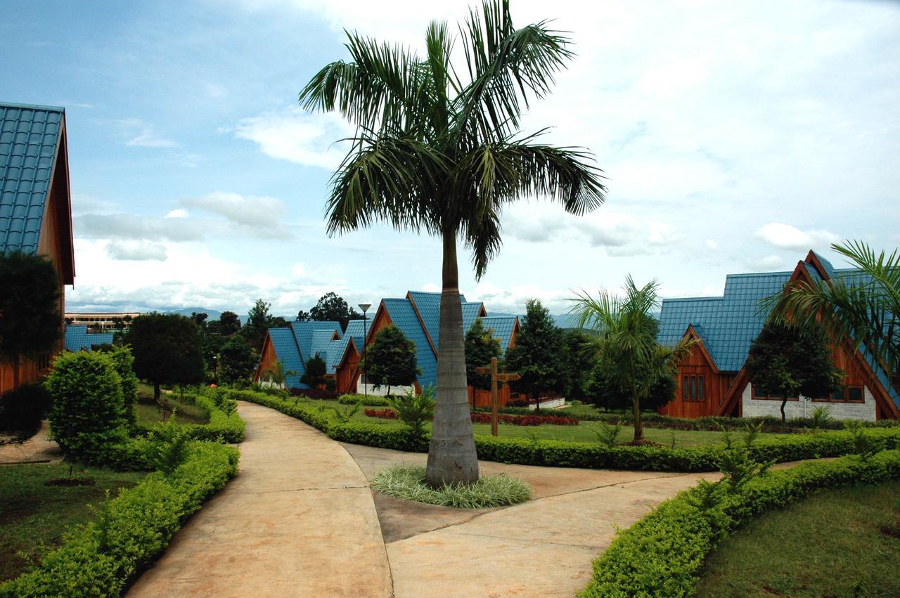 Aye Thar Yar Golf Resort Taunggyi Buitenkant foto