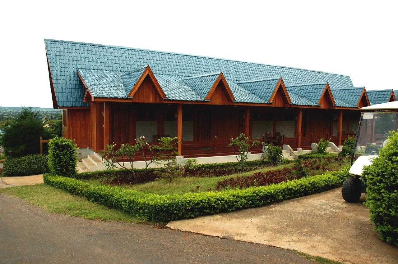 Aye Thar Yar Golf Resort Taunggyi Buitenkant foto