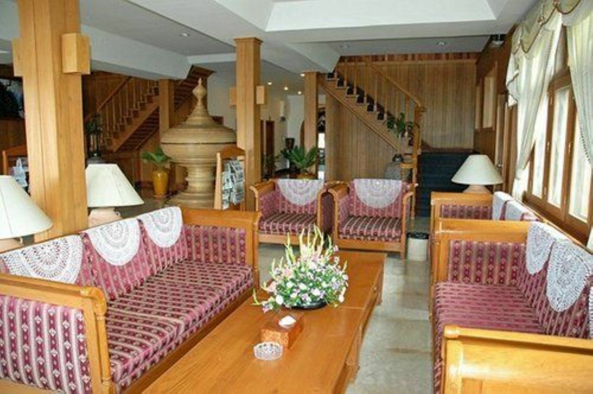 Aye Thar Yar Golf Resort Taunggyi Buitenkant foto